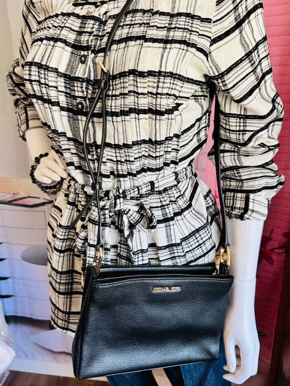 Michael Kors Trisha Crossbody Bag Black Pebbled Leather with
COA - Picture 7 of 7